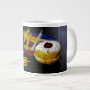 Grande Tasse SlipperyJoe nature morte symbolique de Hanukkah fê