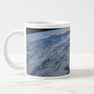 Grande Tasse Soleil Brillant Sur L'Océan Pacifique Sud.
