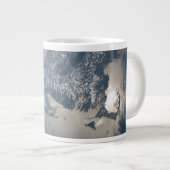 Grande Tasse Soleil Sur Les Eaux De La Terre. (Devant droit)