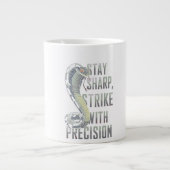 Grande Tasse Stay Sharp, Strike with Precision - Cobra Design (Devant)