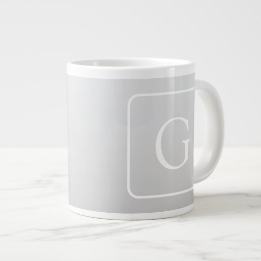Grande Tasse Subtil Gray Gradient Nom de famille Monogramme (Devant droit)