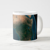 Grande Tasse Terre Pleine De L'Espace Au-Dessus Du Continent Af (Devant droit)