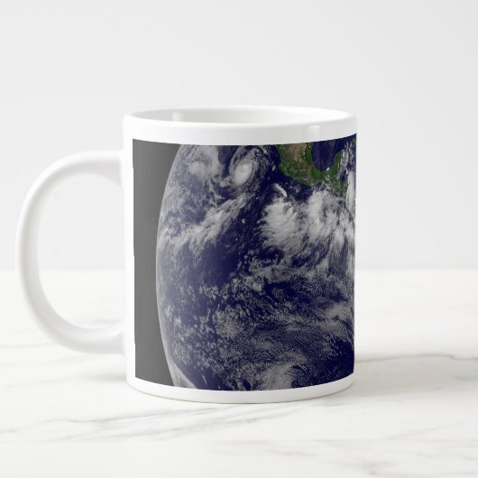 Grande Tasse Terre Pleine Montrant Divers Systèmes De Tempête T (Gauche)