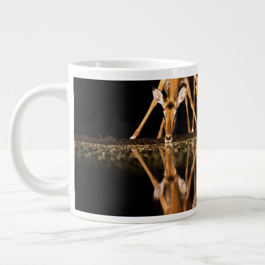Grande Tasse Three Impala Drink Together at Night (Gauche)