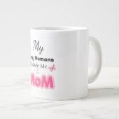 Grande Tasse Tiny Humans Made Me Mom Modern Pink Design (Devant droit)