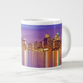 Grande Tasse Toronto Skyline au crépuscule (Devant droit)