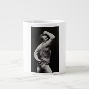 Grande Tasse Une nouvelle pose par les hommes forts Eugen Sando