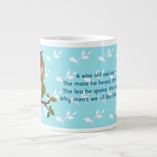 Grande Tasse Une Vielle Chouette Sage Assis Sur Une Branche D'A (Devant)