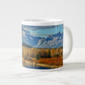 Grande Tasse Vue de la rivière Grand Teton Mountains à l'automn (Devant droit)