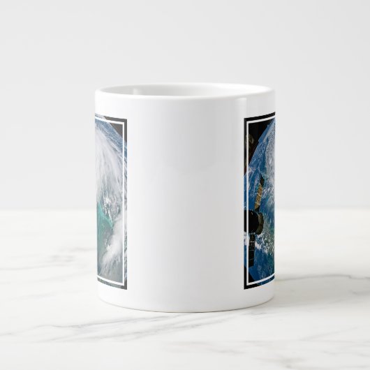 Grande Tasse Vue De L'Ouragan Dorian. (Devant)