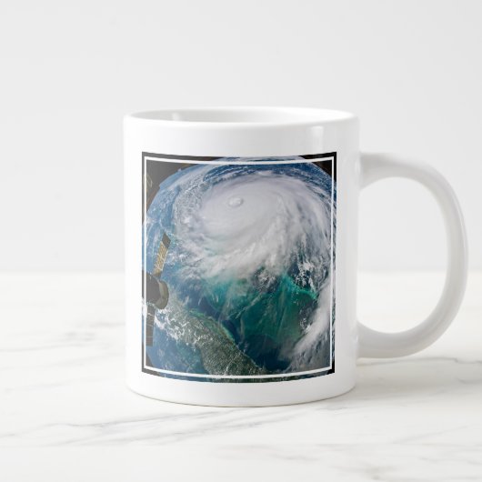 Grande Tasse Vue De L'Ouragan Dorian. (Droite)