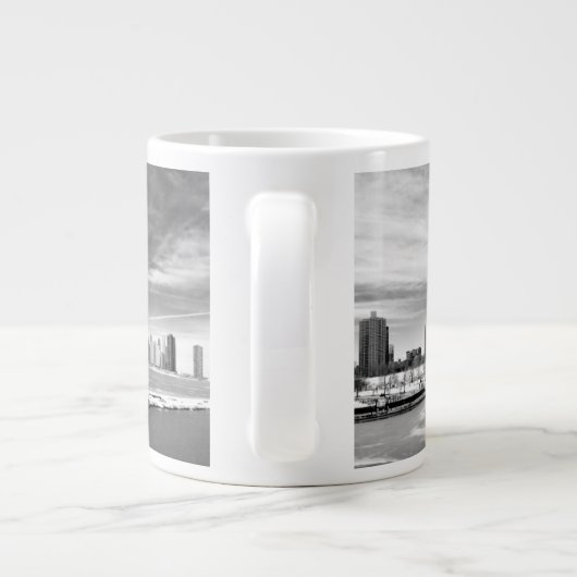 Grande Tasse Vue panoramique d'horizon de Chicago en hiver (Dos)