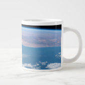 Grande Tasse Vue Sur La Côte Sud-Ouest De L'Afrique. (Droite)