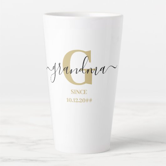 Grandma Elegant Script Monogram Golden Ochre Latte Mok (Voorkant)