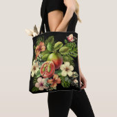 Grandma Manuela's Guavas Draagtas (Dichtbij)