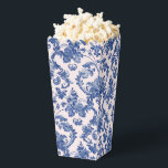 Grandmillennial Rose & Blue Damas<br><div class="desc">Cette boîte à pop-corn de fête a un design primitif et millénaire avec un motif damassé bleu marine sur un arrière - plan rose vif.</div>