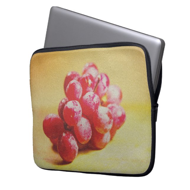 "Grape" Cute Photo. Bestel nu Laptop Sleeve (Voorkant Links)