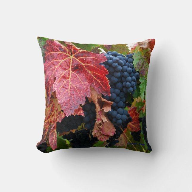 Grape Harvest Pillow Kussen (Voorkant)
