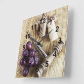 Grapen, wine bottle corks and corkscrew vierkante klok (Hoek)