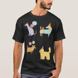 Grapige vakantiehonden. Honden met taarten en ball T-shirt
