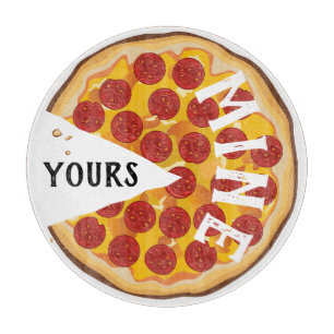 Grapny pepperoni pizza schattig snijplank