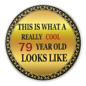 Grappig, 79-jarig uiterlijk keramische knop (Voorkant)