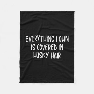 Grappig bedekt met husky haar fleece deken