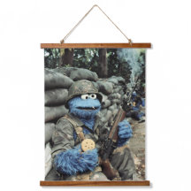Grappig Blauw Monster Militair Wandkleed – Humoro