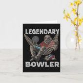 Grappig Bowling Bowler Legendarisch Gezegde Kaart (Gele Bloem)