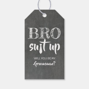 Grappig Bro Suit Up Groomsman voorstel Cadeaulabel