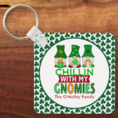 Grappig Chillen met Mijn Gnomies St Patricks Day Sleutelhanger (Voorkant)