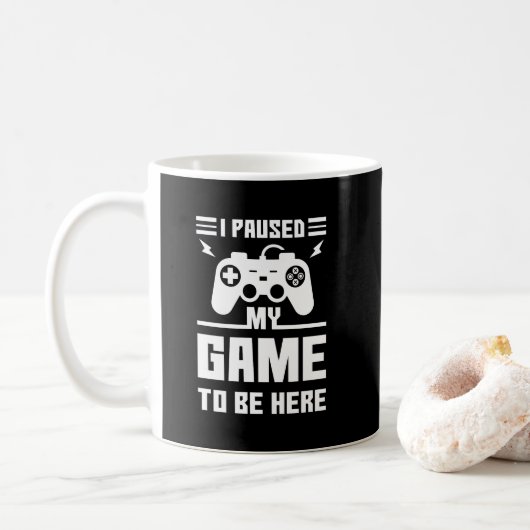 Grappig dat ik mijn spel heb gepauzeerd om hier te koffiemok (Met donut)