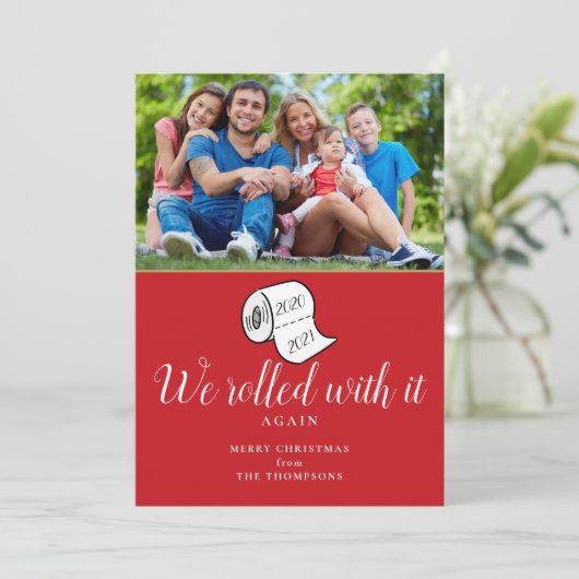 Grappig dat we er mee rondrolden... met kerstmis. feestdagenkaart (Staand voorkant)