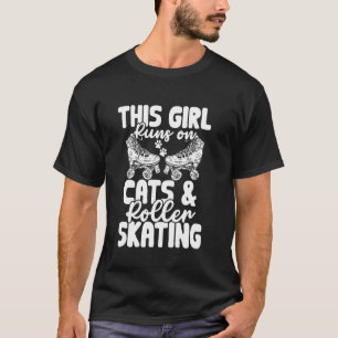 Grappig dit meisje loopt op katten en rolschaatsen t-shirt