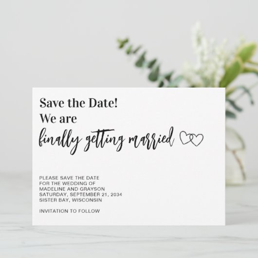 Grappig eindelijk trouwen save the date (Staand voorkant)