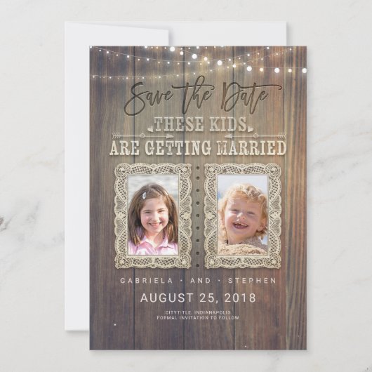 Grappig fotograferen van kinderen | Rustisch hout  Save The Date (Voorkant)
