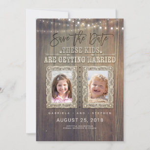 Grappig fotograferen van kinderen Rustisch hout Save The Date