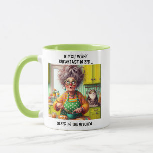Grappig Frazzled Old Lady Cartoon Pannenkoek-Maken Mok