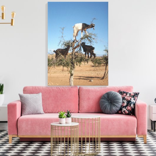 Grappig geit in een boom canvas afdruk (Insitu (Woonkamer))