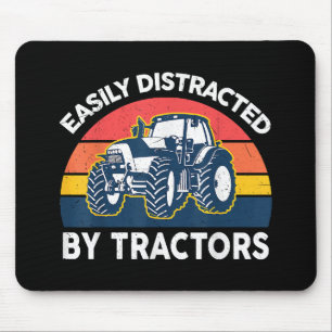 Grappig Gemakkelijk Afgeleid Door Tractoren-Shirt  Muismat