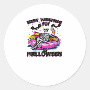 Grappig, gewoon wachten op Halloween-skelet Spoken Ronde Sticker