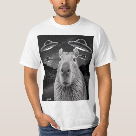 Grappig Graphic Capybara Selfie met UFO's Raar T-shirt (Voorkant)