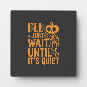 Grappig Halloween-skelet wachtend op stil ontwerp Fotoplaat