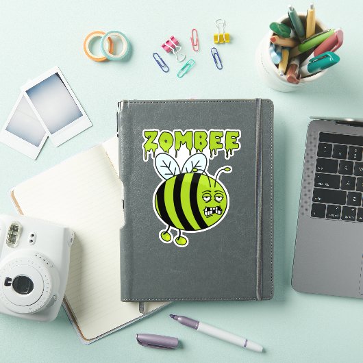 Grappig Halloween Zombie Bee karakter Sticker (iPad Cover)