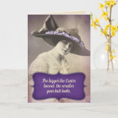 Grappig jaar 1920 vrouw met grote paasnet kaart (Gele Bloem)