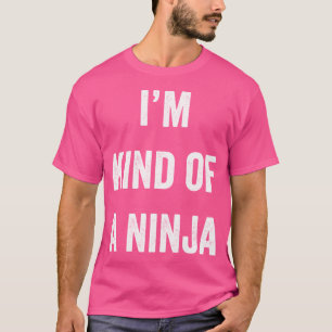 Grappig karate ontwerp in een soort ninja wit lich t-shirt