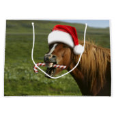 Grappig kerstpaard met kersthoed groot cadeauzakje (Voorkant)