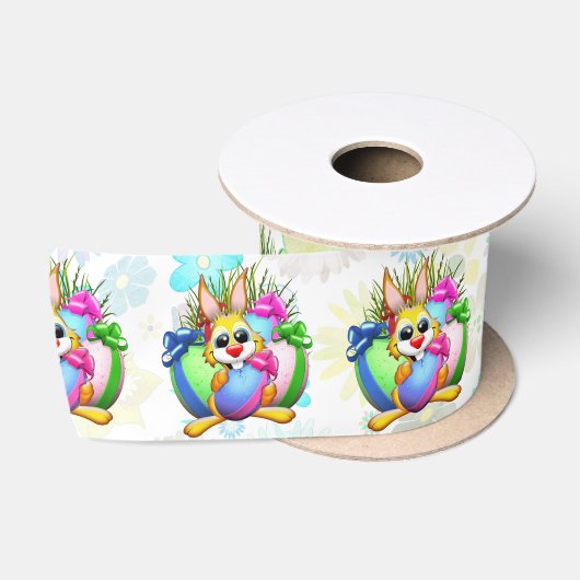 Grappig konijn bijt in een paasei lint (Spoel)