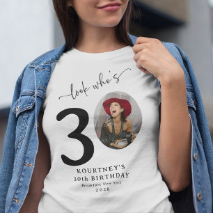 Grappig 'Look Who's 30' Stijlvolle 30e verjaardag T-shirt