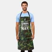 Grappig Mannelijke Camouflage Schort (Gedragen)
